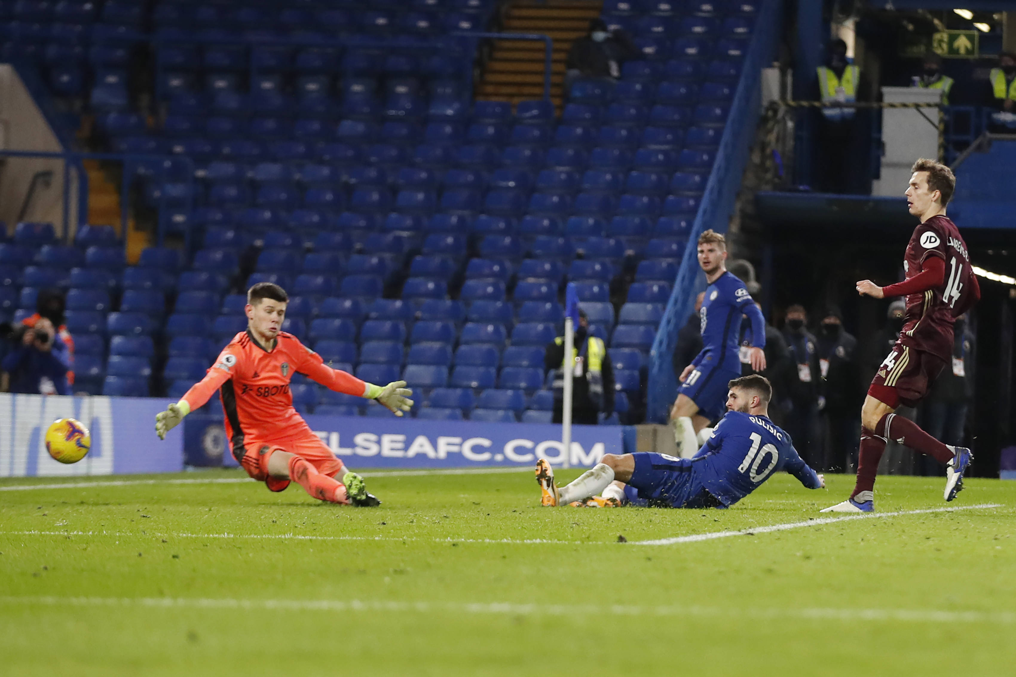 意甲第23輪AC米蘭0-0尤文圖斯 伊布傷退吉魯替補出場.