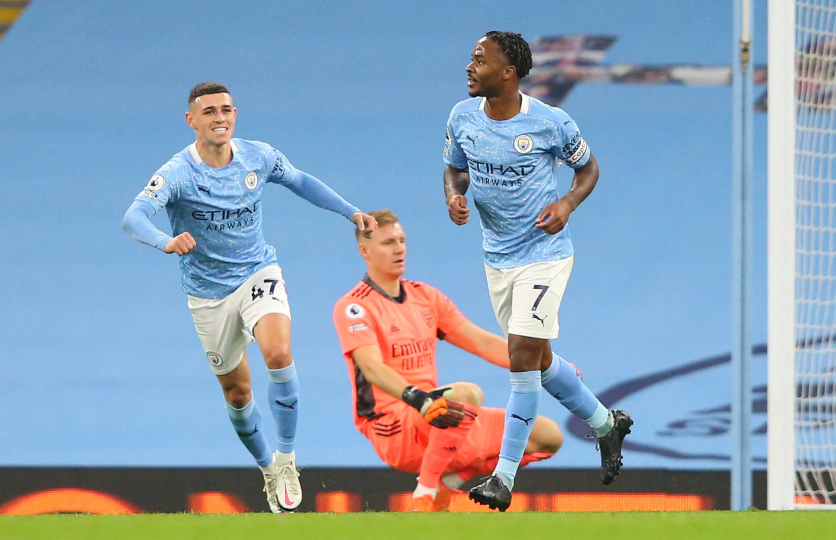 攻防两端均 攻防两端均